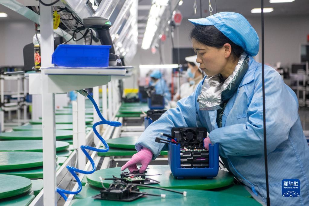 企業(yè)轉(zhuǎn)型升級助力重慶經(jīng)濟(jì)高質(zhì)量發(fā)展 聚焦通信與自動控制技術(shù)研究